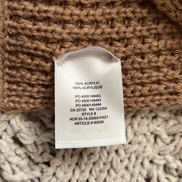 ARITZIA TNA Chunky Long Scarf - Picture 5 of 6